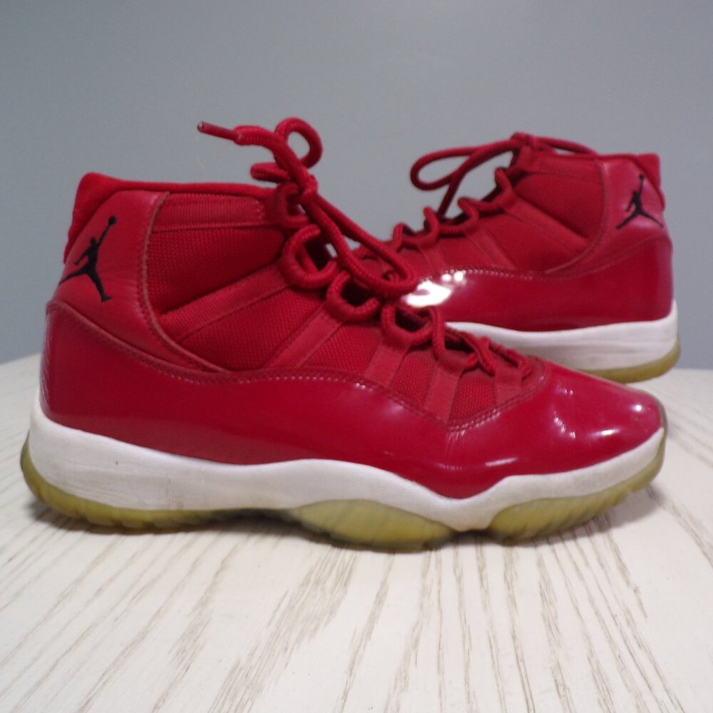 Nike Air Jordan 11 Retro Win Like 96 Mens Size 9.5 Sneakers Shoes 378037-623 Red